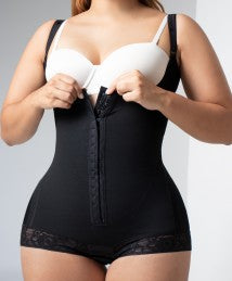 Slimming hipster body shaper / Faja cachetera broche al centro